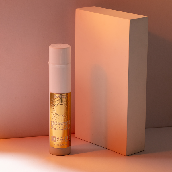 NECK + DÉCOLLETÉ + HAND + ARM